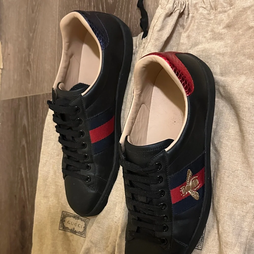 Gucci Men's Black Sneakers with Red Stripe - Picture 3 of 5